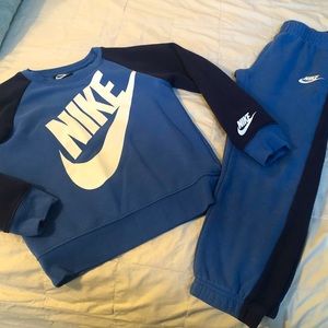 Nike Boys Size 7 Sweatsuit